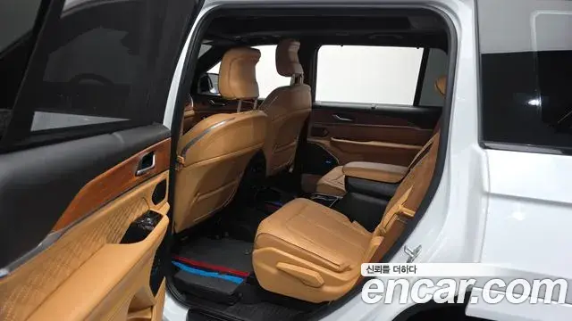 Jeep Grand Cherokee 2021 — Photo 2/20