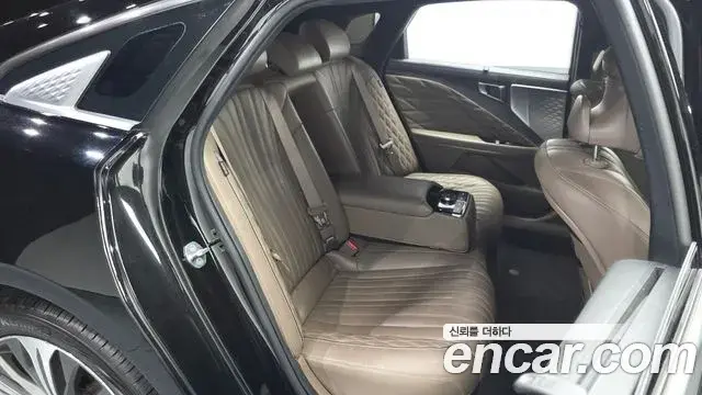 Kia K8 2022 — Photo 2/35