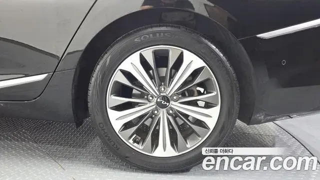 Kia K8 2022 — Photo 4/35