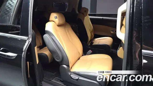 Kia Carnival 2022 — Photo 11/20