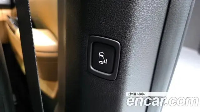 Kia Carnival 2022 — Photo 18/20
