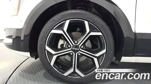 Kia Niro 2022 — Şəkil 28/31