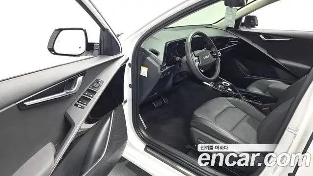 Kia Niro 2022 — Şəkil 13/31