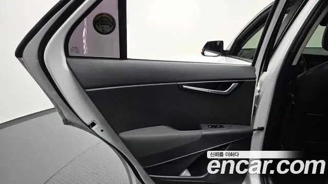 Kia Niro 2022 — Şəkil 31/31