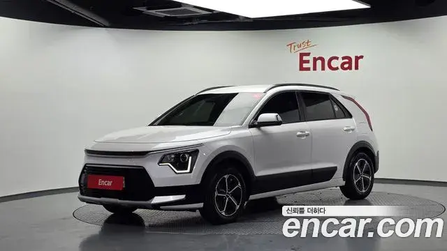 Kia Niro 2022 — Photo 21/28