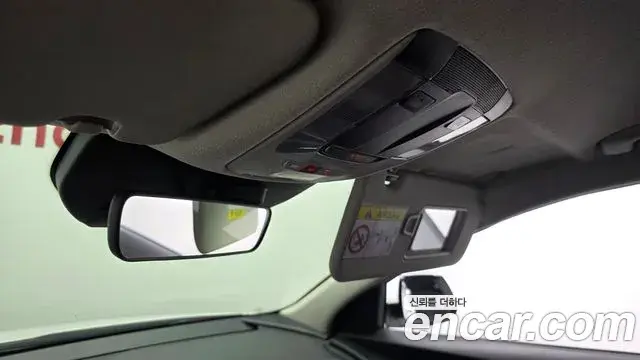 Kia Niro 2022 — Photo 23/28