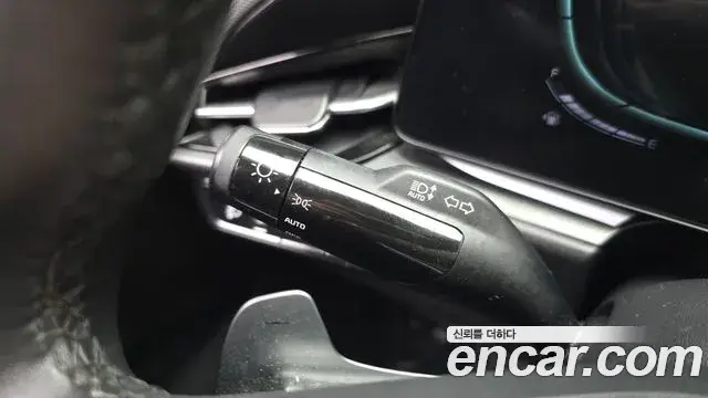 Kia Niro 2022 — Photo 8/28