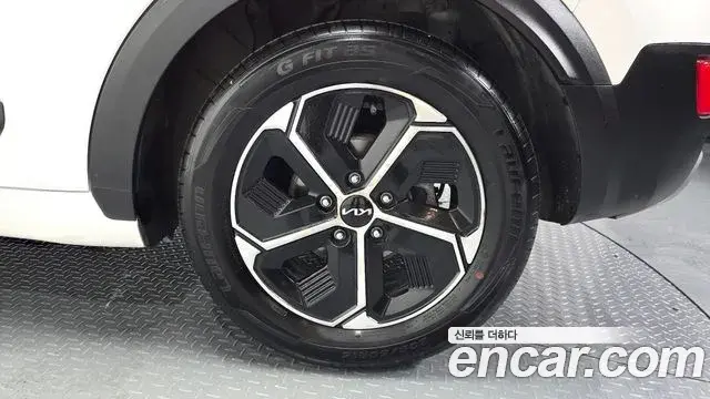 Kia Niro 2022 — Photo 11/28