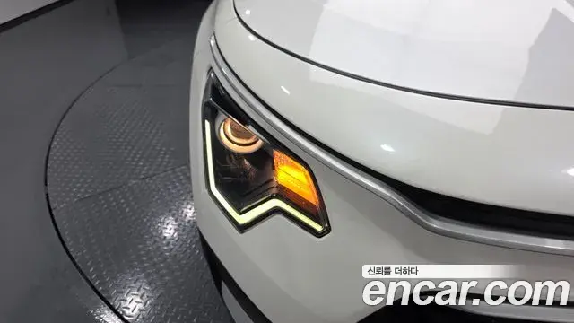 Kia Niro 2022 — Photo 1/28