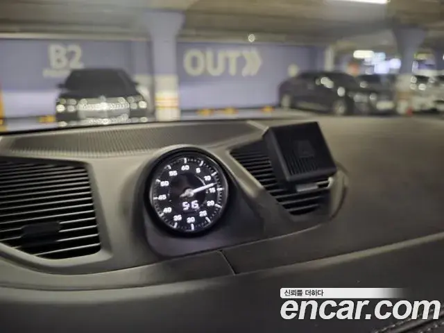 Porsche Cayenne 2023 — Photo 10/17