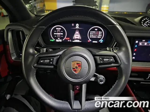 Porsche Cayenne 2023 — Photo 1/17