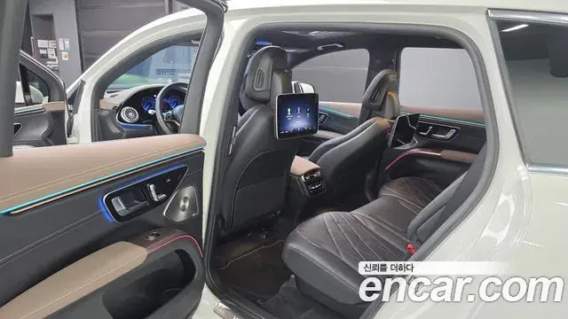 Mercedes-Benz EQS SUV 2023 — Şəkil 22/36