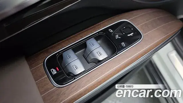 Mercedes-Benz EQS SUV 2023 — Şəkil 20/36