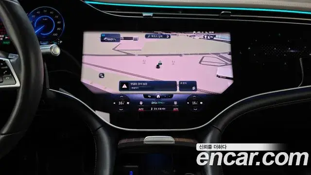 Mercedes-Benz EQS SUV 2023 — Şəkil 21/36