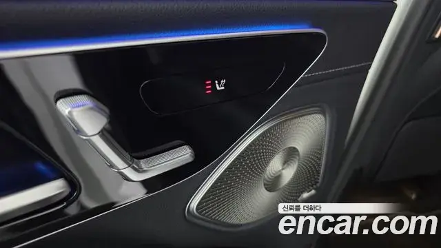 Mercedes-Benz EQS SUV 2023 — Şəkil 9/36