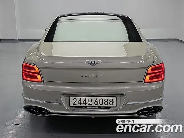 Bentley Flying Spur 2023 — Şəkil 18/20