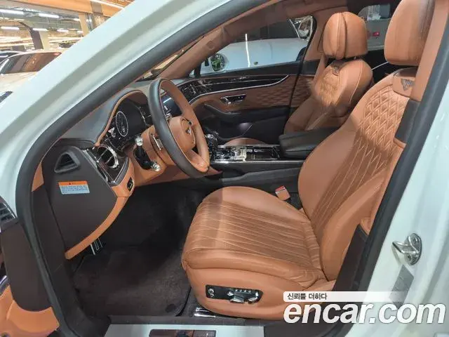 Bentley Flying Spur 2022 — ფოტო 7/20