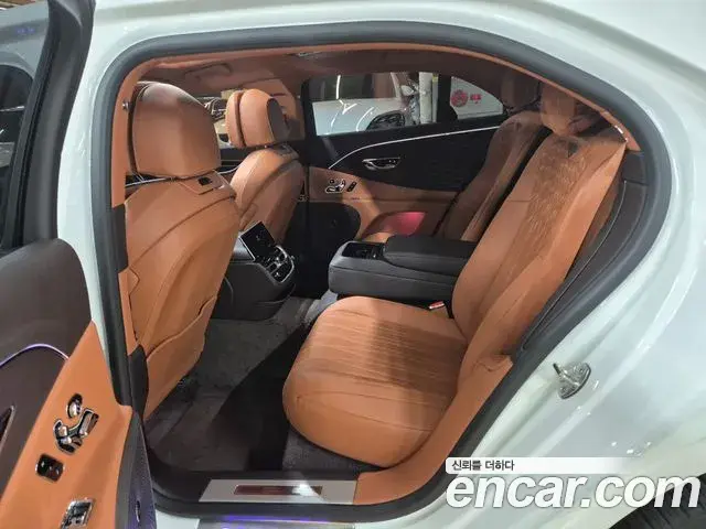 Bentley Flying Spur 2022 — ფოტო 17/20