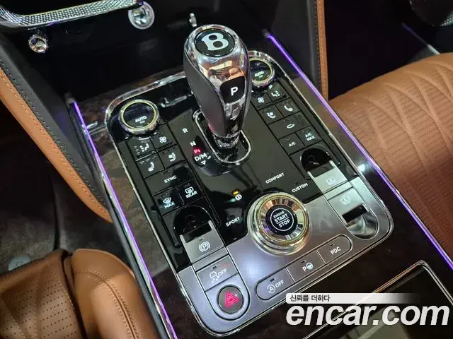 Bentley Flying Spur 2022 — ფოტო 19/20