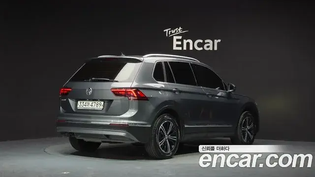 Volkswagen Tiguan 2020 — Photo 15/34