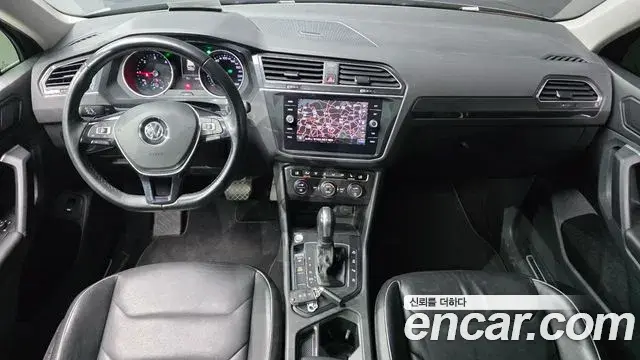 Volkswagen Tiguan 2020 — Photo 32/34
