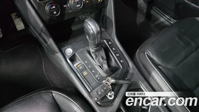 Volkswagen Tiguan 2020 — Photo 30/34