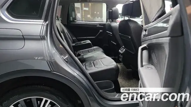 Volkswagen Tiguan 2020 — Photo 13/34