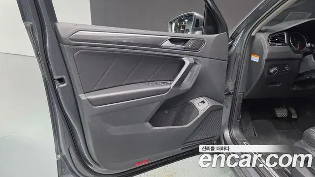 Volkswagen Tiguan 2020 — Photo 5/34