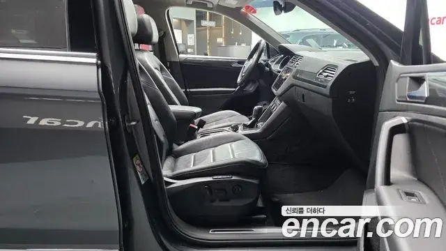 Volkswagen Tiguan 2020 — Photo 6/34