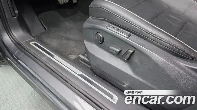 Volkswagen Tiguan 2020 — Photo 11/34