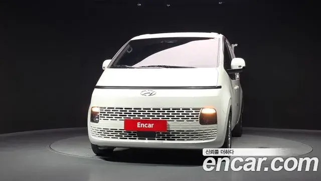 Hyundai Staria 2021 — Фото 3/20