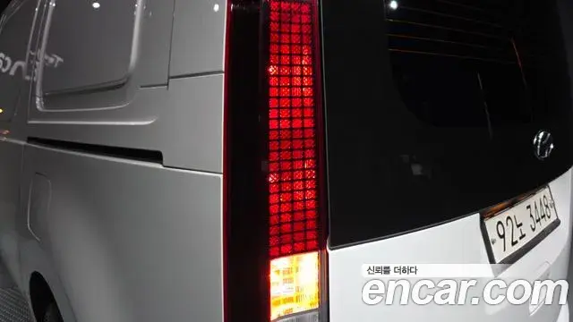 Hyundai Staria 2021 — ფოტო 26/30