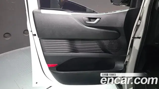 Hyundai Staria 2021 — ფოტო 20/30