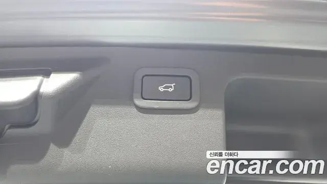 Land Rover Discovery Sport 2019 — Photo 5/31