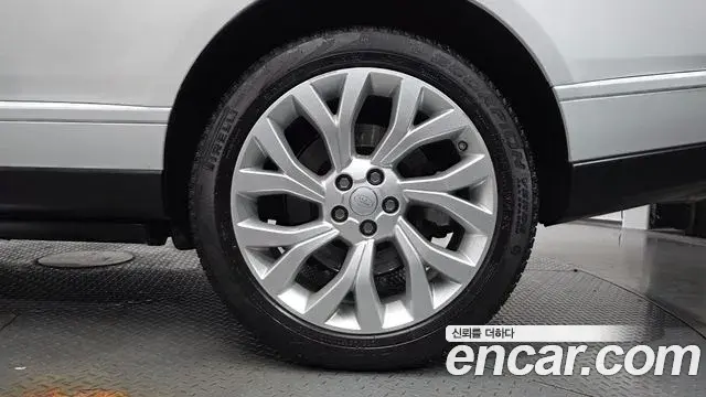 Land Rover Range Rover 2018 — Şəkil 15/35