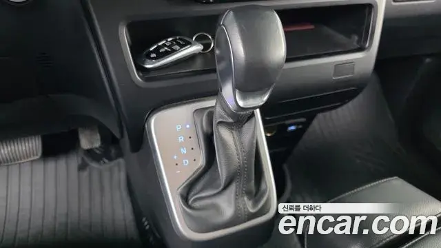 Hyundai Staria 2022 — Фото 9/20
