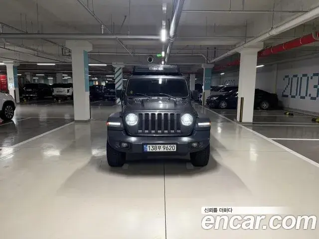 Jeep Wrangler 2018 — Фото 14/15