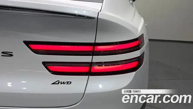 Genesis GV80 Coupe 2024 — ფოტო 15/35