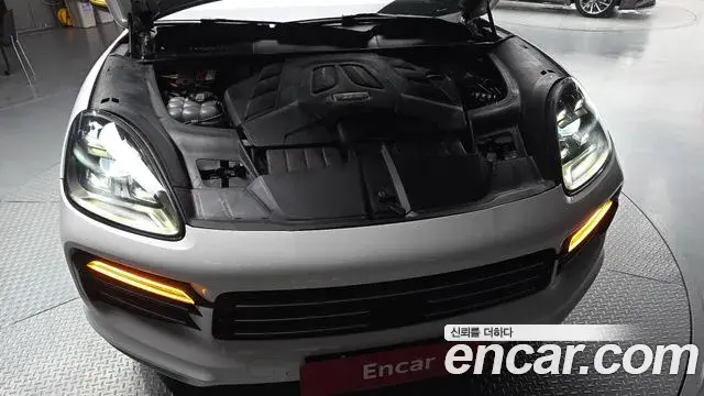 Porsche Cayenne 2019 — Photo 3/35
