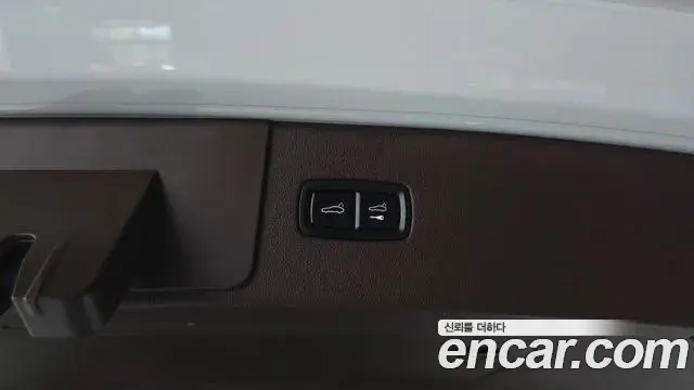 Porsche Cayenne 2019 — Photo 8/35