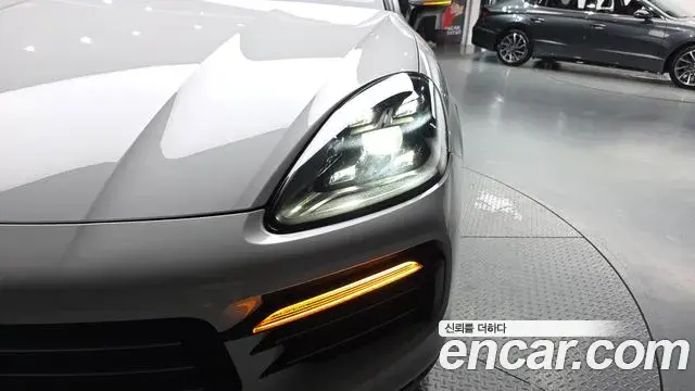 Porsche Cayenne 2019 — Photo 29/35
