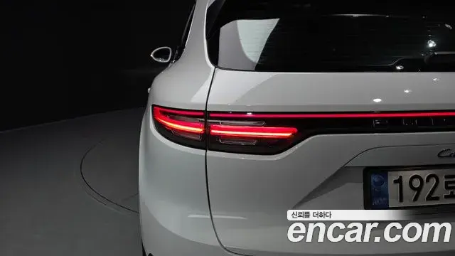 Porsche Cayenne 2019 — Photo 10/35