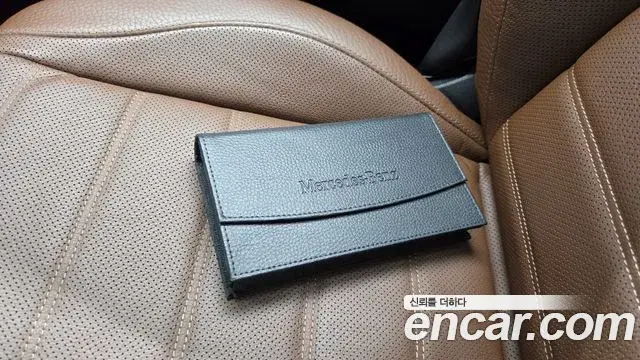 Mercedes-Benz GLE-Class 2024 — Фото 15/20