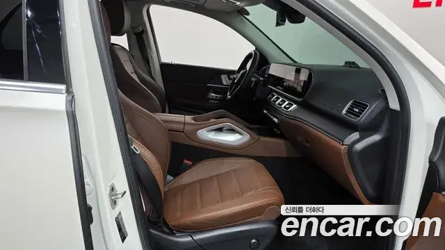 Mercedes-Benz GLE-Class 2024 — Şəkil 28/36