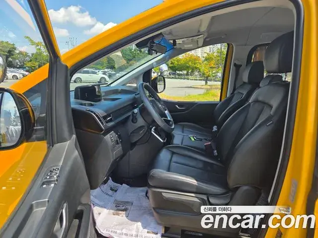 Hyundai Staria 2022 — Фото 6/20