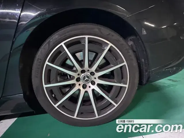 Mercedes-Benz EQS 2023 — Photo 16/17