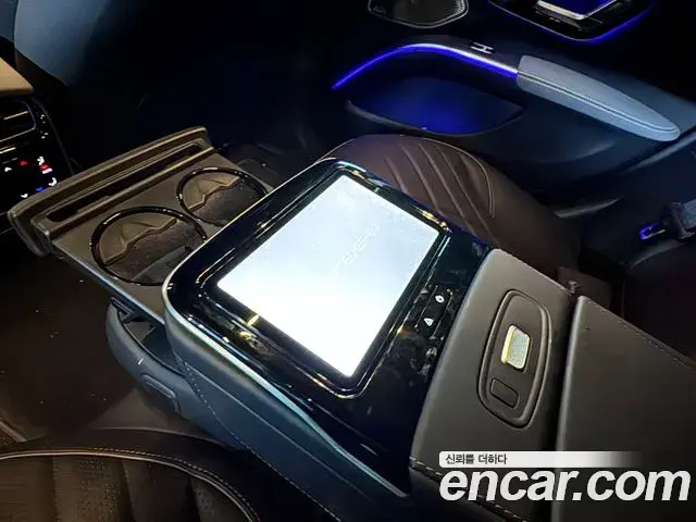 Mercedes-Benz EQS 2023 — Photo 10/17