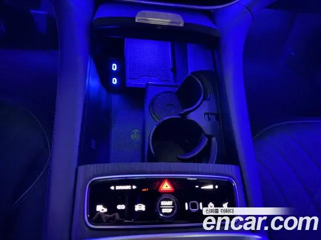 Mercedes-Benz EQS 2023 — Photo 9/17