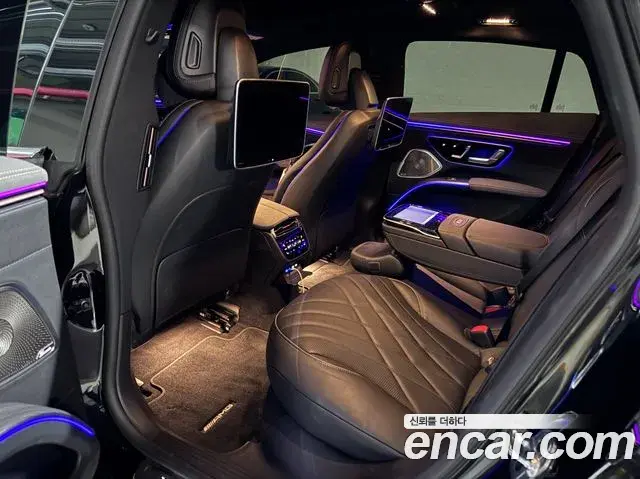 Mercedes-Benz EQS 2023 — Photo 12/17