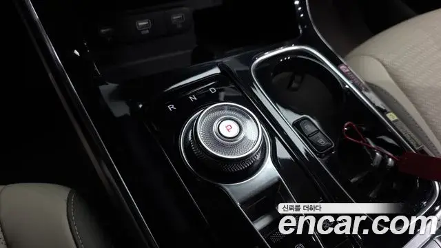 Kia Carnival 2021 — Фото 8/20